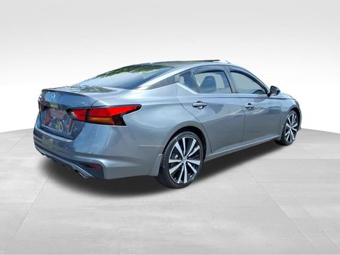 Used 2020 Nissan Altima 2.5 SR w/ Premium Package FWD image 26