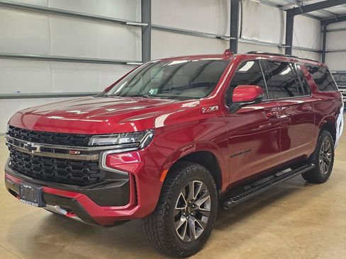 Used 2021 Chevrolet Suburban Z71 w/ Z71 Signature Package AWD/4WD image 1