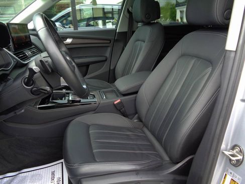 Used 2022 Audi Q5 2.0T Premium Plus w/ Premium Plus Package AWD/4WD image 9