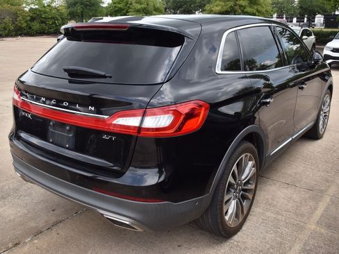 Used 2017 Lincoln MKX Reserve w/ Driver Assistance Package FWD image 6
