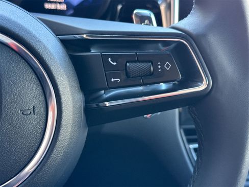 Used 2025 Porsche Macan image 28