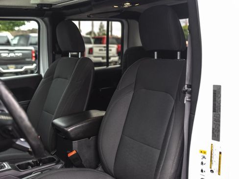 Used 2020 Jeep Gladiator Sport w/ Quick Order Package 24S AWD/4WD image 15