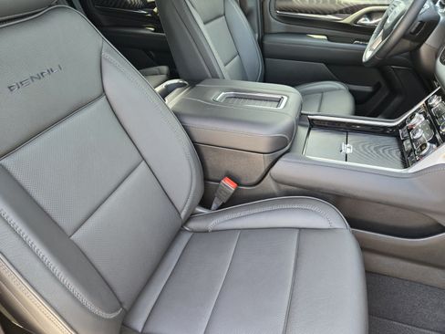 Used 2024 GMC Yukon Denali RWD image 10