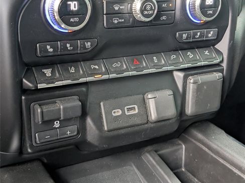 Used 2023 GMC Sierra 2500 Denali w/ Technology Package AWD/4WD image 21