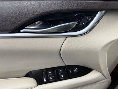 Used 2014 Cadillac XTS FWD image 13