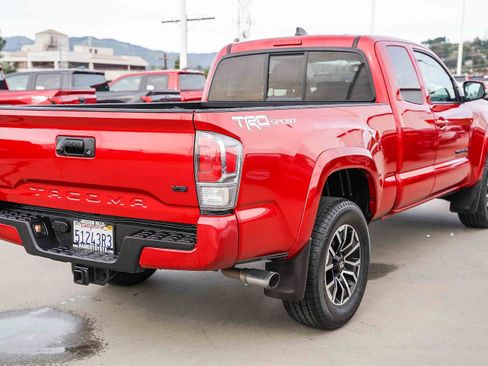 Certified 2022 Toyota Tacoma TRD Sport image 11