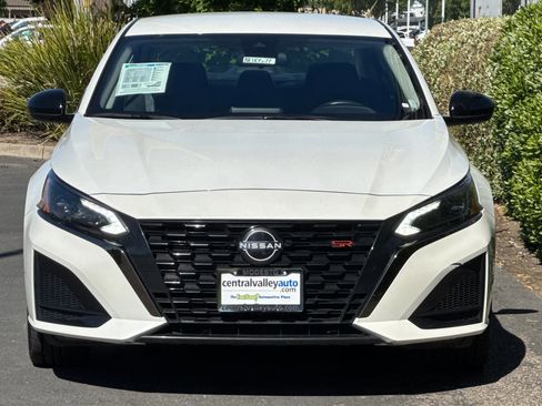 Certified 2024 Nissan Altima 2.5 SR FWD image 9