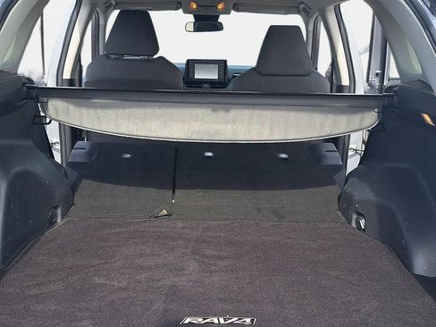 Used 2021 Toyota RAV4 XLE w/ Carpet Mat Package (TMS) image 13