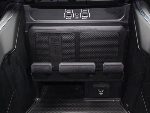 Used 2025 RAM 1500 Big Horn AWD/4WD image 18