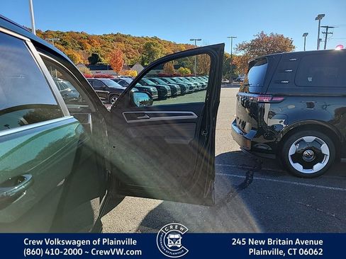 Certified 2021 Volkswagen Atlas SE w/ Panoramic Sunroof Package image 41