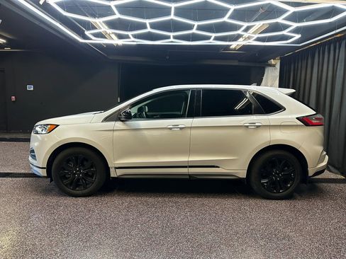 Used 2022 Ford Edge SE w/ Black Appearance Package AWD/4WD image 4