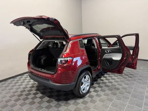 Used 2022 Jeep Compass Latitude AWD/4WD image 28