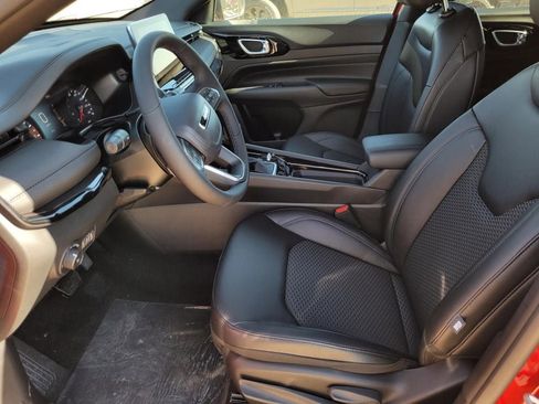 New 2025 Jeep Compass Latitude w/ Altitude Special Edition image 15