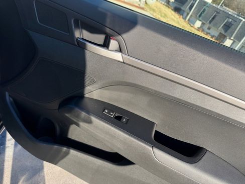 Used 2018 Hyundai Elantra SE w/ SE Connectivity Package 04 image 35