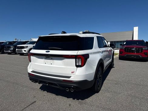 Used 2025 Ford Explorer ST w/ Sun And Sound Package RWD image 2