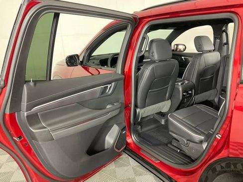 New 2026 Buick Enclave Sport Touring w/ Power Package AWD/4WD image 32
