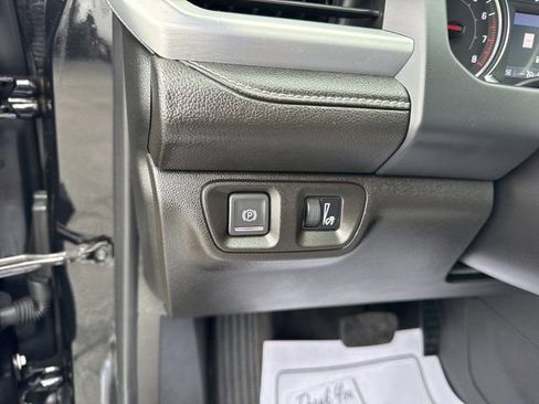 Used 2023 GMC Acadia SLT image 24