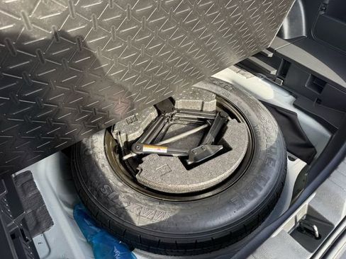 Certified 2025 Toyota RAV4 LE image 28