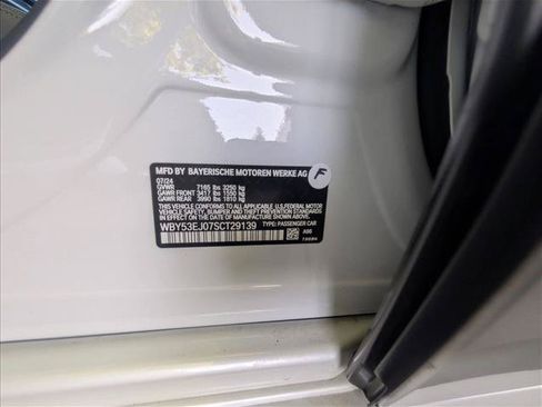 Used 2025 BMW i7 xDrive60 AWD/4WD image 29