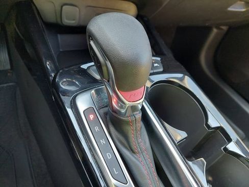 Used 2025 Chevrolet Trax RS FWD image 22