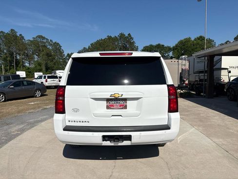 Used 2019 Chevrolet Suburban LT RWD image 6