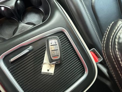 Used 2023 Chrysler Pacifica Touring-L FWD image 37