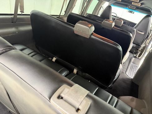 Used 2016 Chevrolet Express 3500 LT w/ LT Preferred Equipment Group image 25