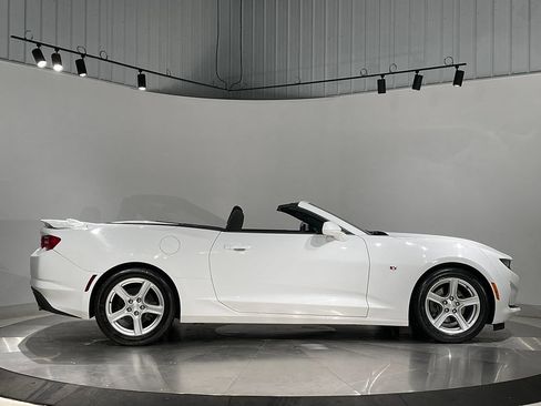 Used 2019 Chevrolet Camaro LT RWD image 5