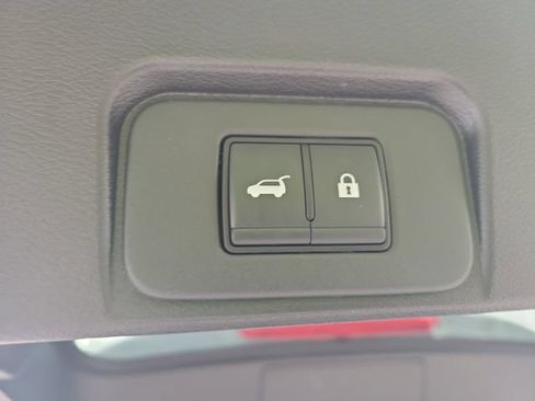 Certified 2025 Nissan Rogue SV AWD/4WD image 11