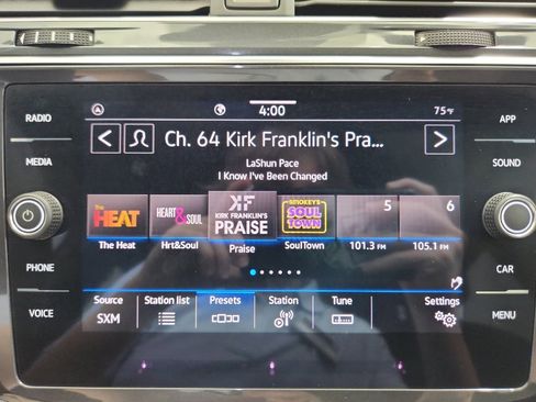 Certified 2023 Volkswagen Tiguan SE R-Line image 18