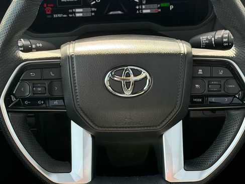 Used 2025 Toyota Sequoia Platinum AWD/4WD image 14