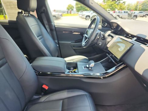 Used 2024 Land Rover Range Rover Evoque S AWD/4WD image 7