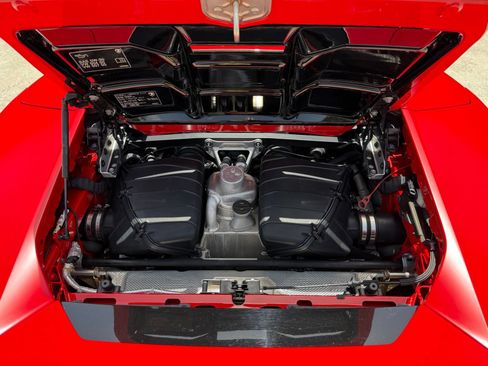 Used 2022 Lamborghini Huracan EVO RWD image 33