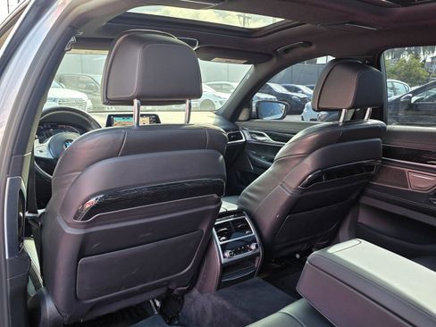 Used 2020 BMW 750i xDrive w/ M Sport Package image 25