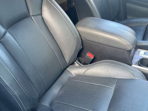 Used 2022 Subaru Ascent Touring w/ Popular Package #2A image 3