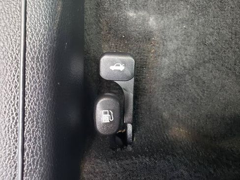 Certified 2021 Kia Forte LXS FWD image 31