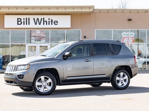 Used 2014 Jeep Compass Sport image 1