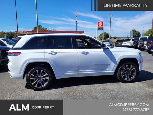 New 2025 Jeep Grand Cherokee Overland w/ Luxury Tech Group IV image 14