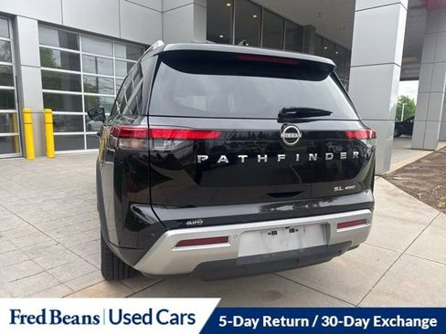 Used 2023 Nissan Pathfinder SL AWD/4WD image 11