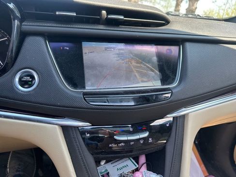 Used 2017 Cadillac XT5 Luxury w/ Driver Awareness Package image 9