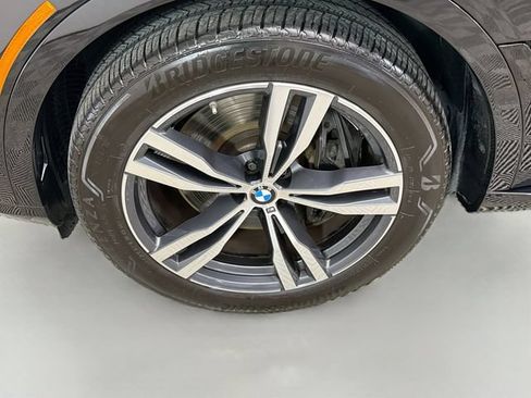 Used 2026 BMW X7 xDrive40i w/ M Sport Package AWD/4WD image 32