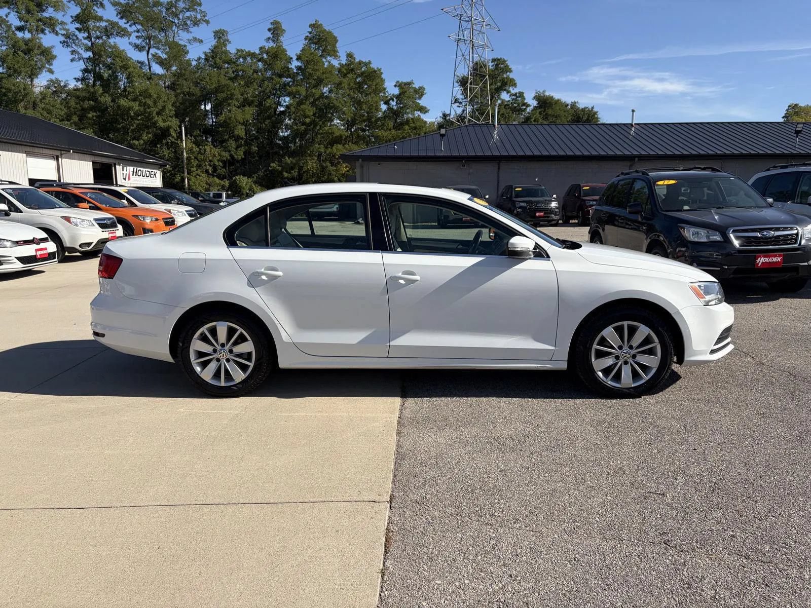 Used 2015 Volkswagen Jetta SE FWD image 4