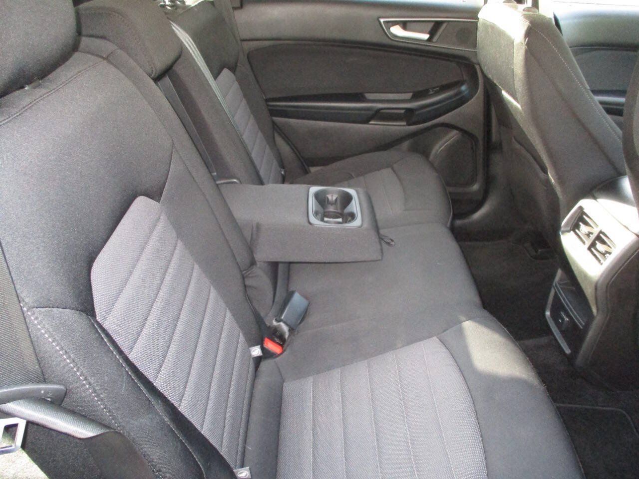 Used 2017 Ford Edge SE w/ Cargo Accessory Package FWD image 12