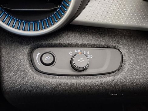 New 2026 Chevrolet Trax LS w/ LS Convenience Package image 12