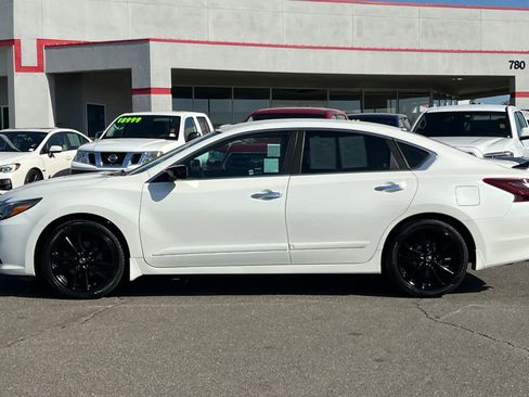 Used 2017 Nissan Altima 2.5 SR w/ Midnight Edition Package image 9