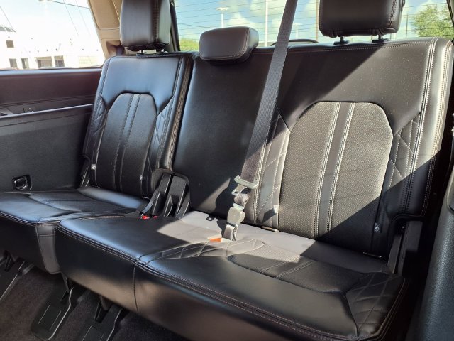 Used 2019 Ford Expedition Platinum RWD image 5