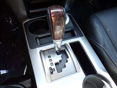 Used 2018 Toyota 4Runner Limited AWD/4WD image 18