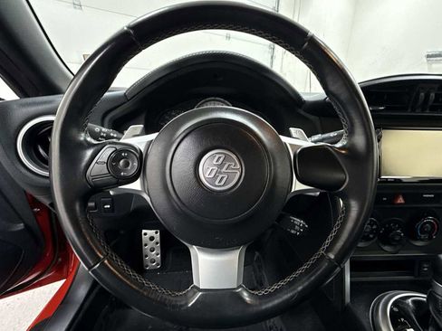 Certified 2017 Toyota 86 image 16