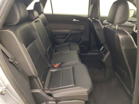 Used 2022 Volkswagen Atlas Cross Sport SE FWD image 19