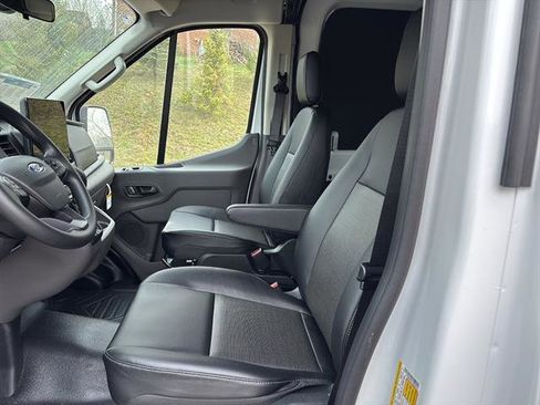New 2026 Ford Transit 250 148 Medium Roof Extended AWD image 10